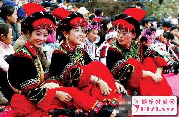 八卦：男女大家一起摸奶这是什么地方?_第12页_m.y2ooo.com