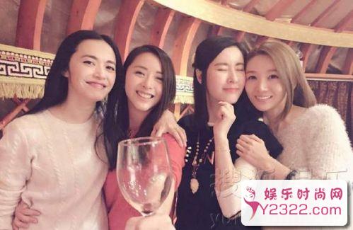 姚晨晒出北京电影学院表演系99班的师生聚会照_Y2OOO.COM第8张