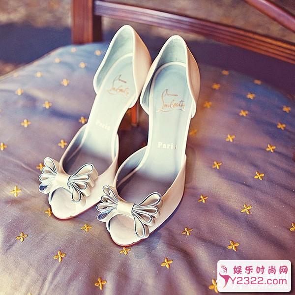 将成熟与青春糅合在一起的婚鞋，象征着女孩变成女人婚礼_Y2OOO.COM第10张