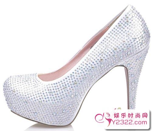 每个新娘都希望自己是完美无瑕的，婚鞋以奢华甜美为主流设计_Y2OOO.COM第6张