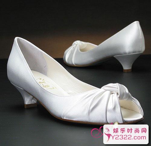 一双华丽的婚礼鞋将承托起你一生最美丽的时刻_Y2OOO.COM第3张