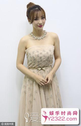 一起来看看wuli柳岩女神的抹胸裙造型吧_m.y2ooo.com