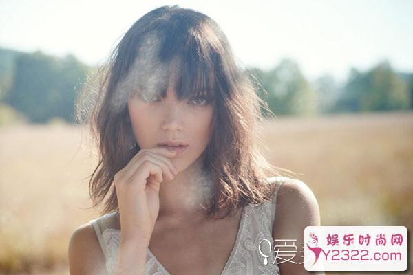 唯美的白色的婚纱，每一件礼服都像梦境般美得不可方物_Y2OOO.COM第9张