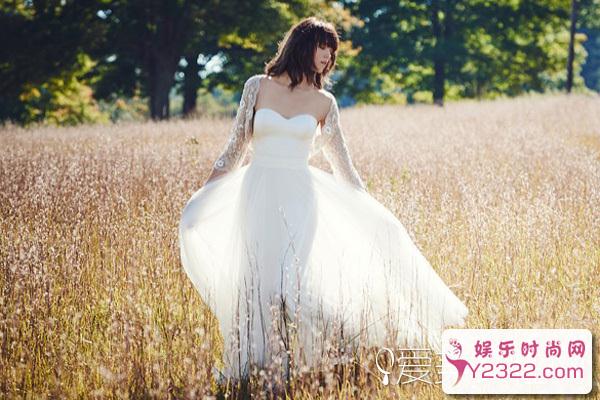 唯美的白色的婚纱，每一件礼服都像梦境般美得不可方物_Y2OOO.COM第13张