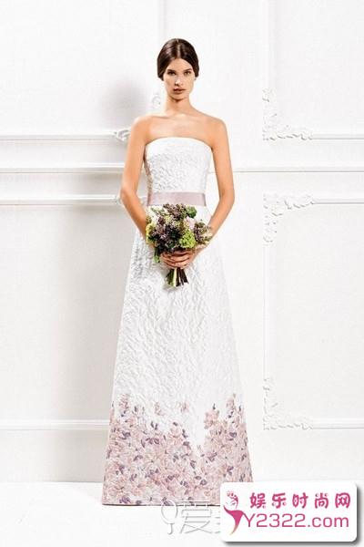 从传统象牙白到短裙婚纱，亮眼的牵牛花印花裙摆_第4页_m.y2ooo.com