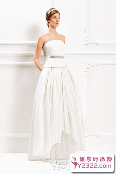 从传统象牙白到短裙婚纱，亮眼的牵牛花印花裙摆_第4页_m.y2ooo.com