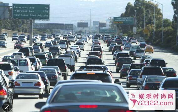 加州一马当先 新批准两家车企上路测试自动驾驶_m.y2ooo.com