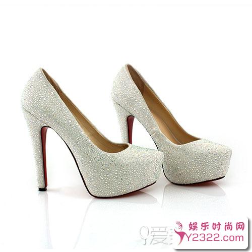 好的婚鞋可以让你更加端庄大方，给你带来惊艳的目光1_m.y2ooo.com