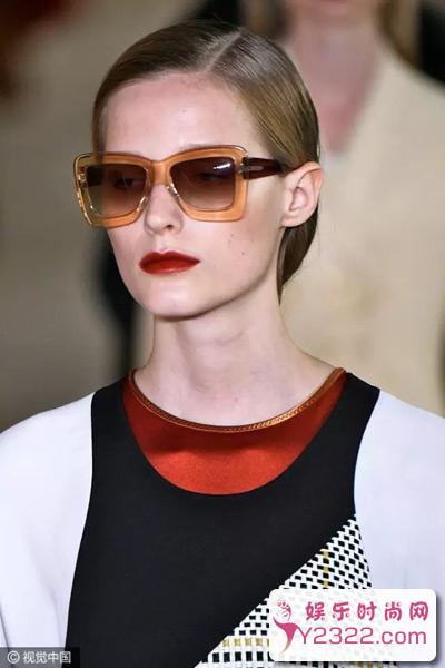 时髦鬼们看秀，聪明的美容精玩妆容呀好吗!_Y2OOO.COM第8张