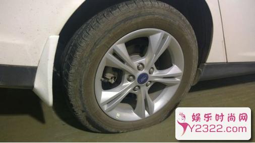 车胎被扎这就很尴尬了,到底要不要拔钉子?_m.y2ooo.com