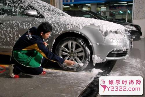 洗车这几个地方要擦干 否则不仅白洗还毁车_m.y2ooo.com