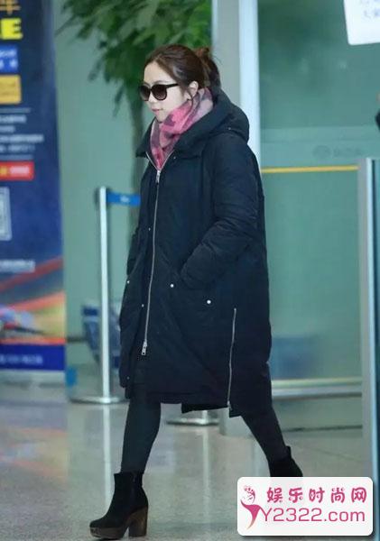 冬天围围巾搭配什么发型才最美 5种方法让你美美出门_Y2OOO.COM第7张