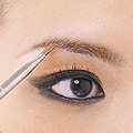 化妆教程：拉长眼型的眼影画法步骤图解_第2页_m.y2ooo.com