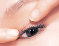 双眼皮胶带怎么贴步骤图解 贴出魅力电眼1_m.y2ooo.com