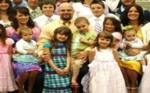 三姐妹同嫁一男人:每晚轮流陪睡! 三姐妹同嫁一男人:每晚轮流陪睡!