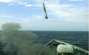 国产导弹冷垂发技术曝光 修改后可弹射舰载机