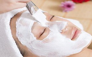 所以女孩们会经常敷面膜，尤其各种花样的面膜层出不穷