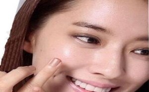 这款大眼妆的画法用手指头就能画好眼影哦