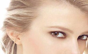 饱满滋润,色彩明朗的嘴唇是最能打动人心的