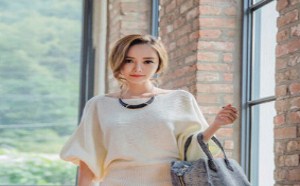 心里想控制食欲，嘴巴却不听使唤