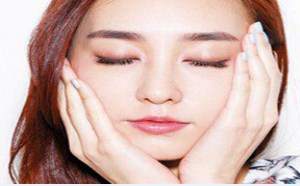 有没有什么比较方便快速的方法的治疗黑眼圈呢? 有没有什么比较方便快速的方法的治疗黑眼圈呢?