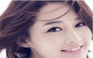 甜美的妆容能够给你整个气质加分不少