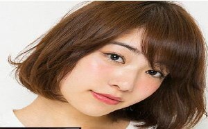 鲜亮的颜色更有助于长脸美眉让长脸变小脸。 鲜亮的颜色更有助于长脸美眉让长脸变小脸。