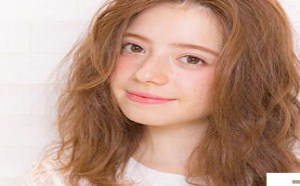 额头干净的面庞,简单的无刘海设计动人心弦