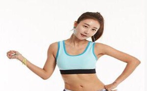 看看自己肚子上的肉,你还敢吃吗?还不速速瘦起来!