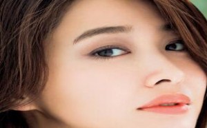 女生独特的姨妈期，除了腰酸或者痛经之外，还会有长痘