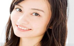 充分利用色彩和线条 让你的脸变得更小更好看