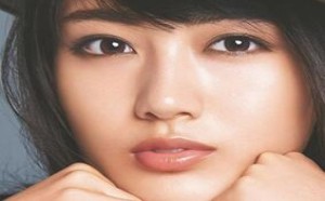 卡其色×大地色打造好气色 巧克力烟熏妆画法步骤 