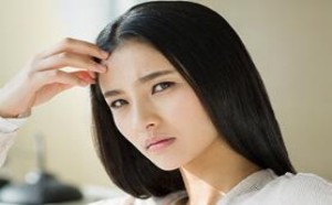 脸上长闷骚痘真烦人 快速治疗闷骚痘的小窍门