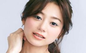 如何快速换妆？职场妆秒变时尚女郎