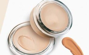 夏天出汗又出油 如何选择最适合自己的粉底