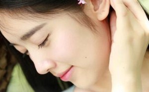 教你巧用美妆潮流元素 打造完美妆容  