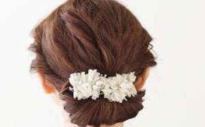 优雅甜美的低发髻教程 简单5步打造性感美丽小女人 优雅甜美的低发髻教程 简单5步打造性感美丽小女人