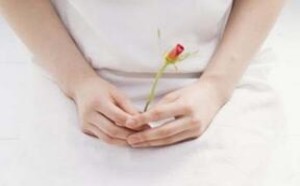 月经期间脸色发白怎么办？教你几招轻松妆出好气色