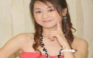 巧用穿衣搭配 让扁平的胸部丰盈起来 巧用穿衣搭配 让扁平的胸部丰盈起来