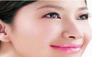 护唇如护脸 夏日DIY唇部护理的方法