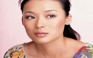 职场支招：解决办公室妆容突发小状况问题