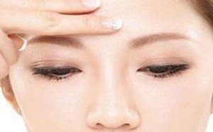 毛孔粗大像粗糙的橘子皮咋办？原因分析