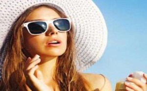 夏季游泳如何防晒_防晒小常识