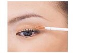 化妆教程：拉长眼型的眼影画法步骤图解