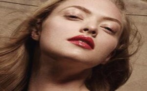 偏黄的皮肤适合染什么颜色的头发