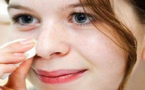 黑头挤完鼻子上有洞眼怎么处理 黑头挤完鼻子上有洞眼怎么处理