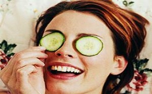 快速去黑头小妙招 先蒸脸后收缩毛孔 快速去黑头小妙招 先蒸脸后收缩毛孔