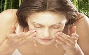 洗脸早晚都要用洗面奶吗? 洗脸早晚都要用洗面奶吗?