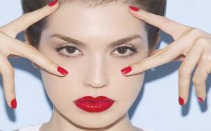 肌肤为什么会油光满面 油性肌肤有哪些危害