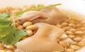 丰胸美容食谱：黄豆猪蹄汤的做法